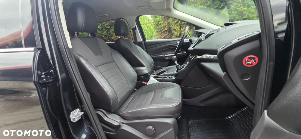 Ford Kuga 2.0 TDCi 2x4 Titanium - 37
