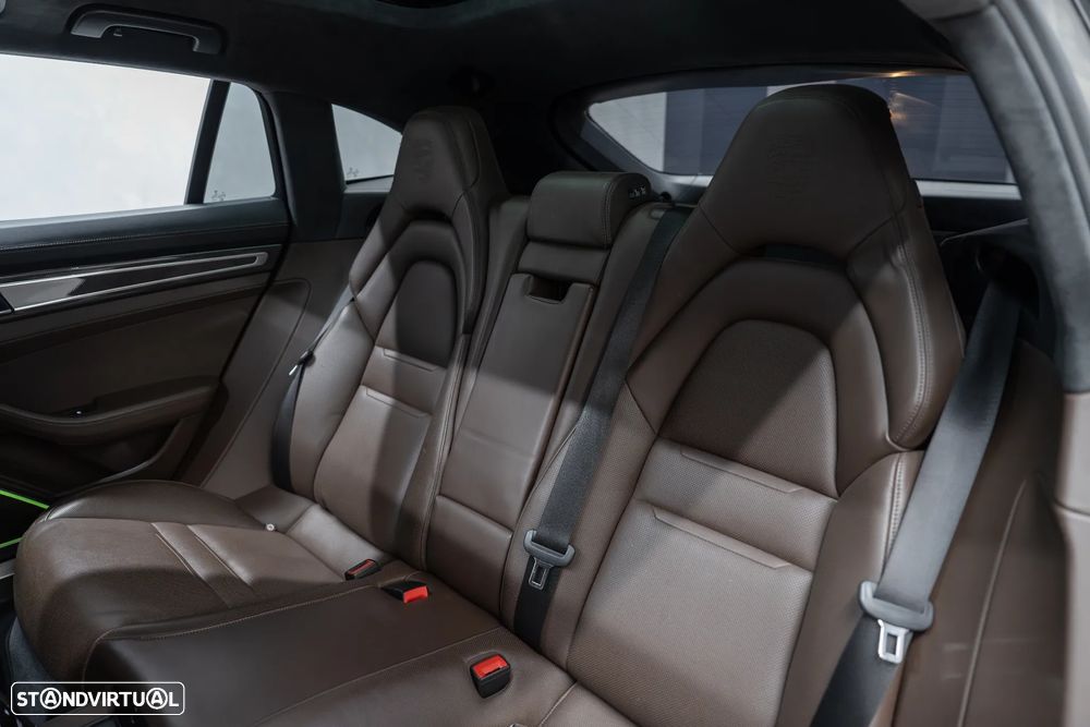 Porsche Panamera Sport Turismo 4 E-Hybrid - 58