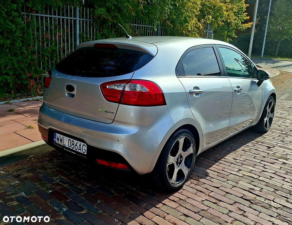 Kia Rio - 5
