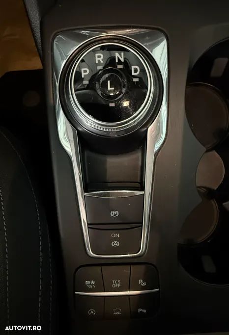 Ford Focus 1.5 EcoBoost ST-Line - 12