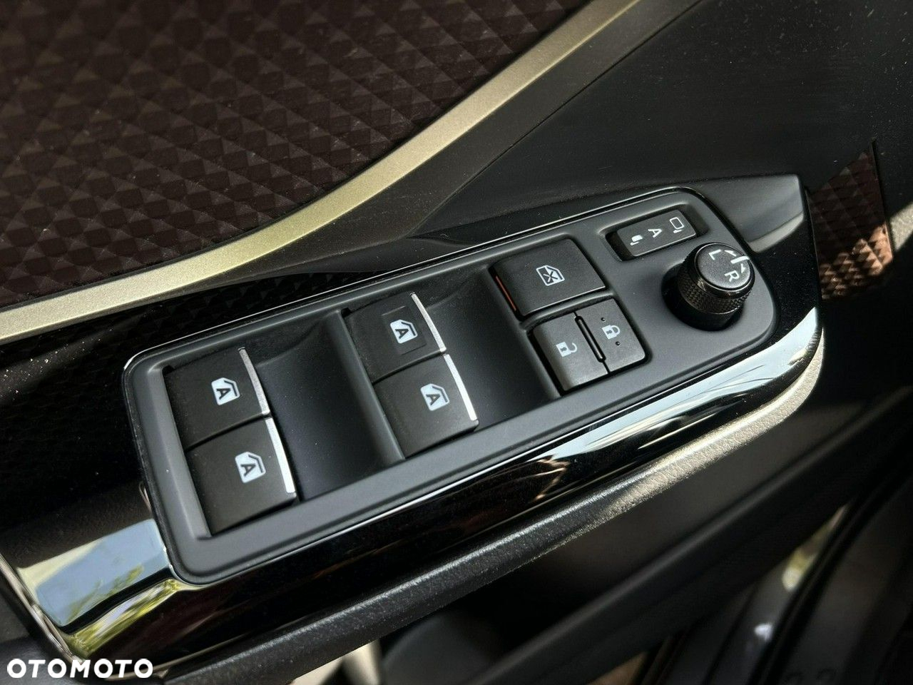 Toyota C-HR - 22