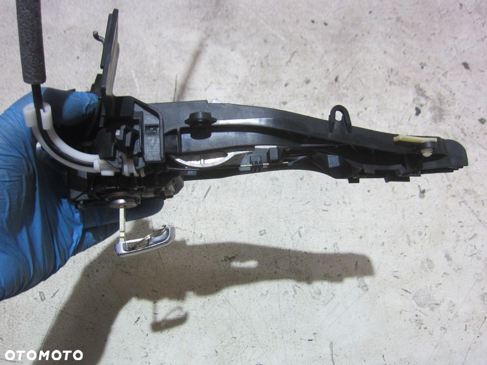 BMW X5 F15 F16 F48 WSPORNIK KLAMKI LEWEJ WKŁADKA DRZWI KLUCZYK 51217401211 - 5