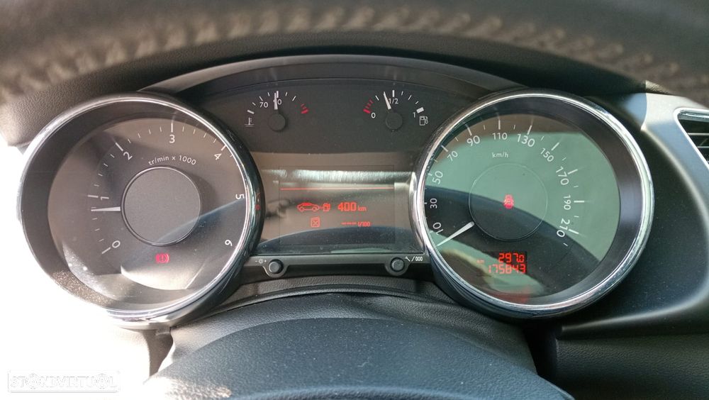 Peugeot 3008 1.6 HDi Premium - 8