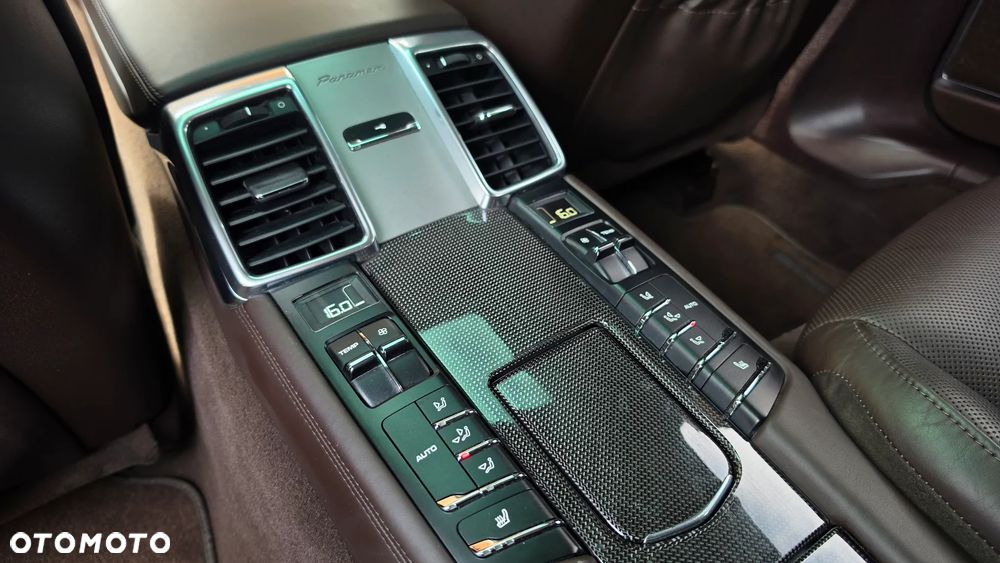 Porsche Panamera - 34