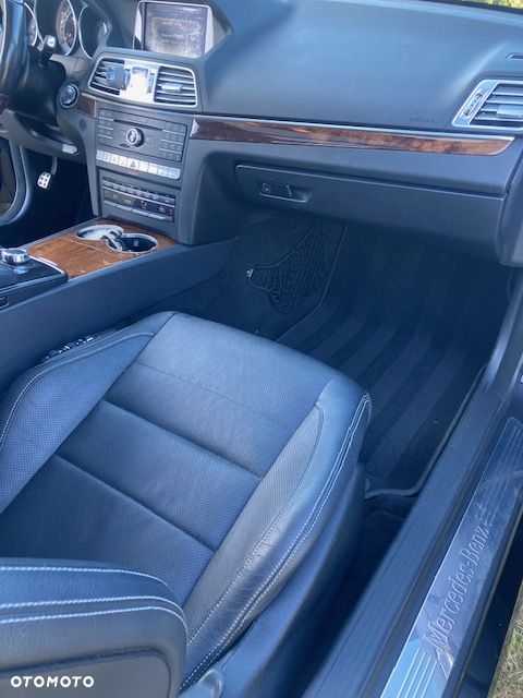 Mercedes-Benz Klasa E 400 4Matic 9G-TRONIC 25th Anniversary Edition - 8