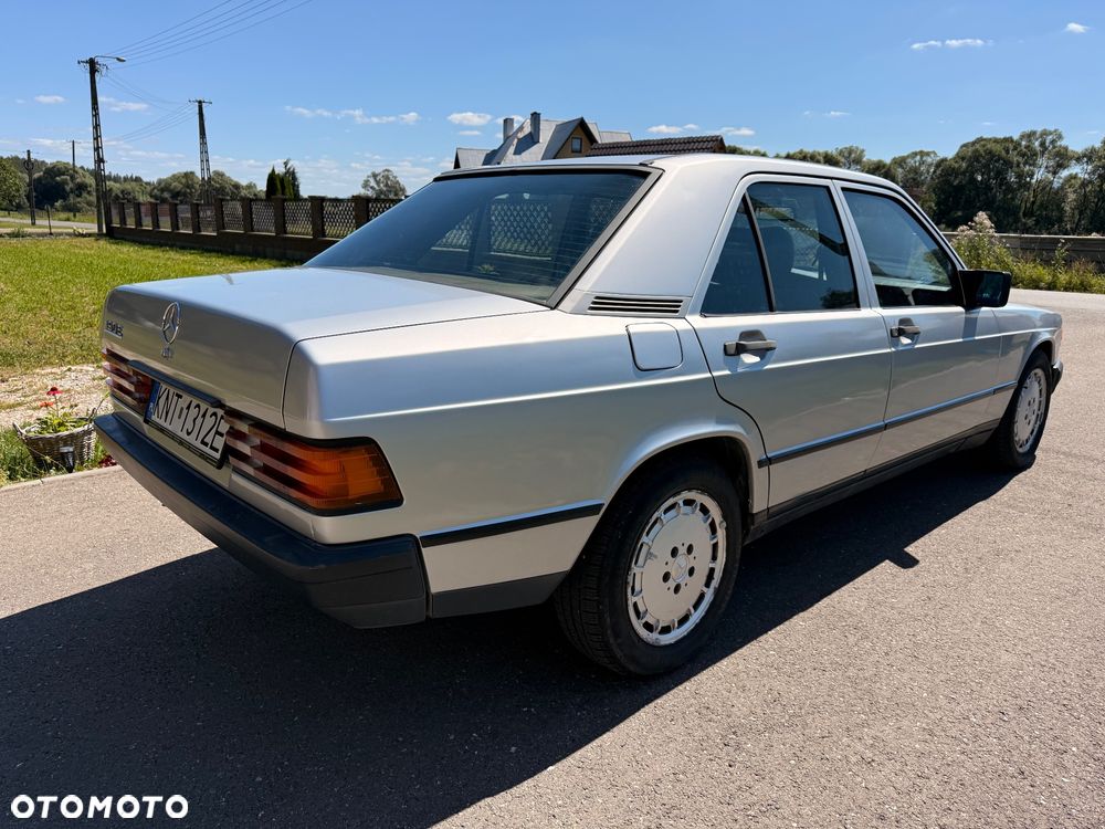 Mercedes-Benz W201 (190) - 6