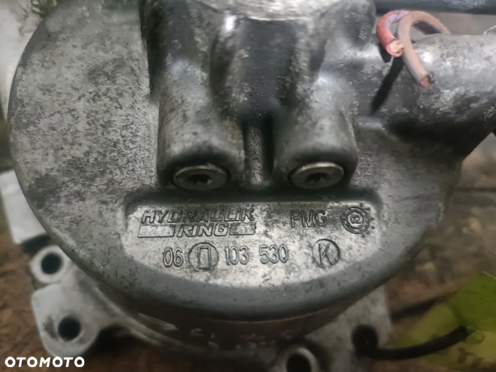 AUDI A4 B6 00-04 r. 2,0 FSI POMPA VACUM + OBUDOWA ROZRZĄDU 06D103530K + - 7