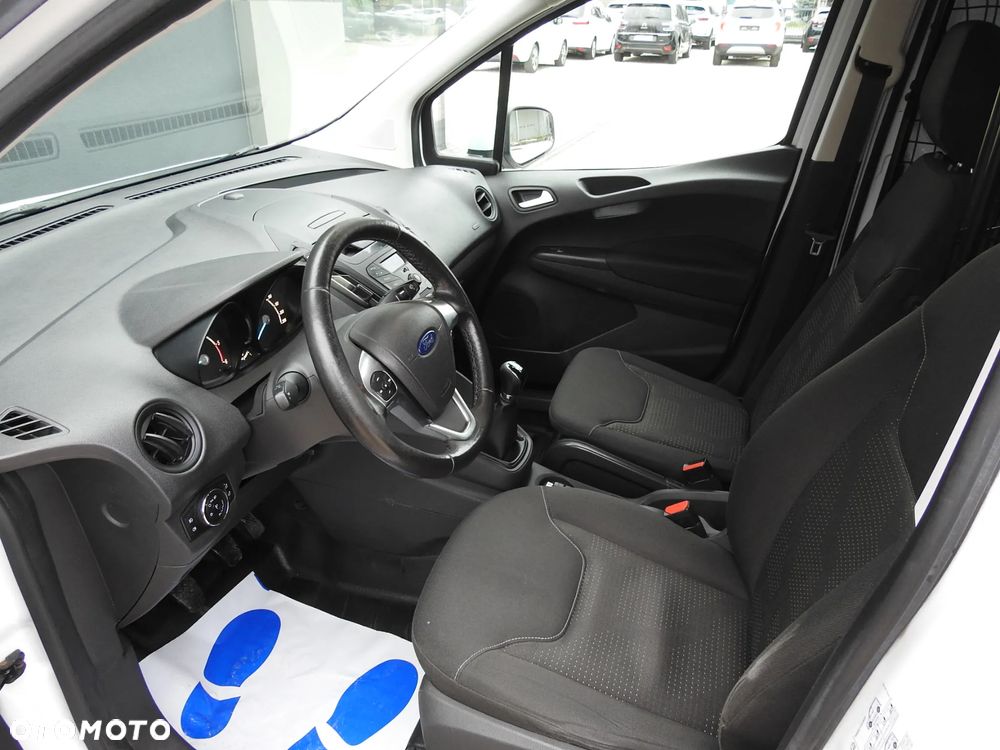 Ford Transit Courier - 9