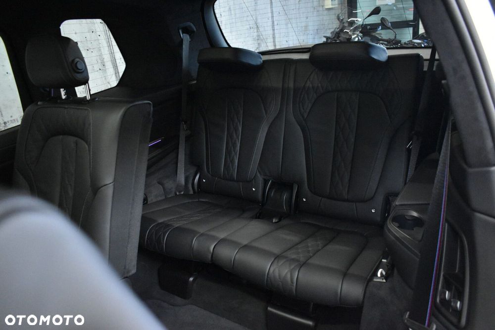 BMW X7 - 34