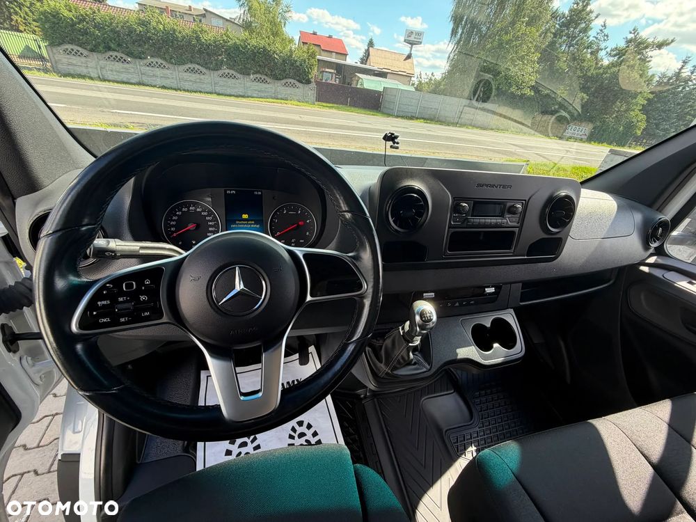 Mercedes-Benz Sprinter/Lamar - 22