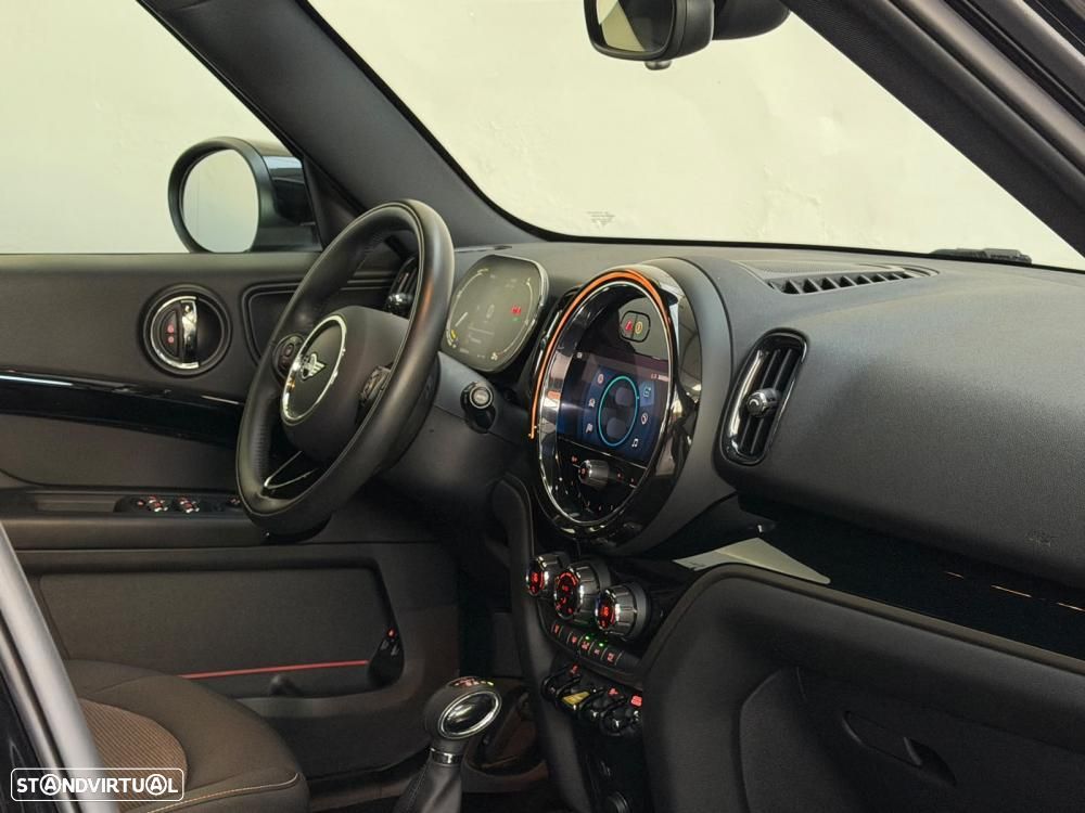 MINI Countryman Cooper SE Premium Essential Auto - 23