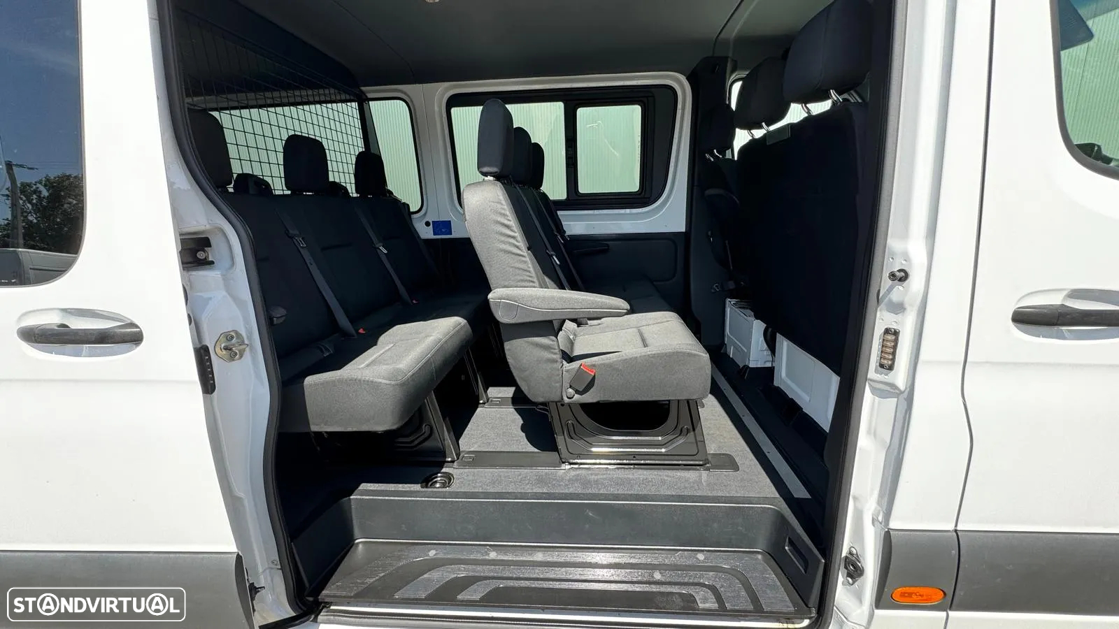 Mercedes-Benz Sprinter - 20