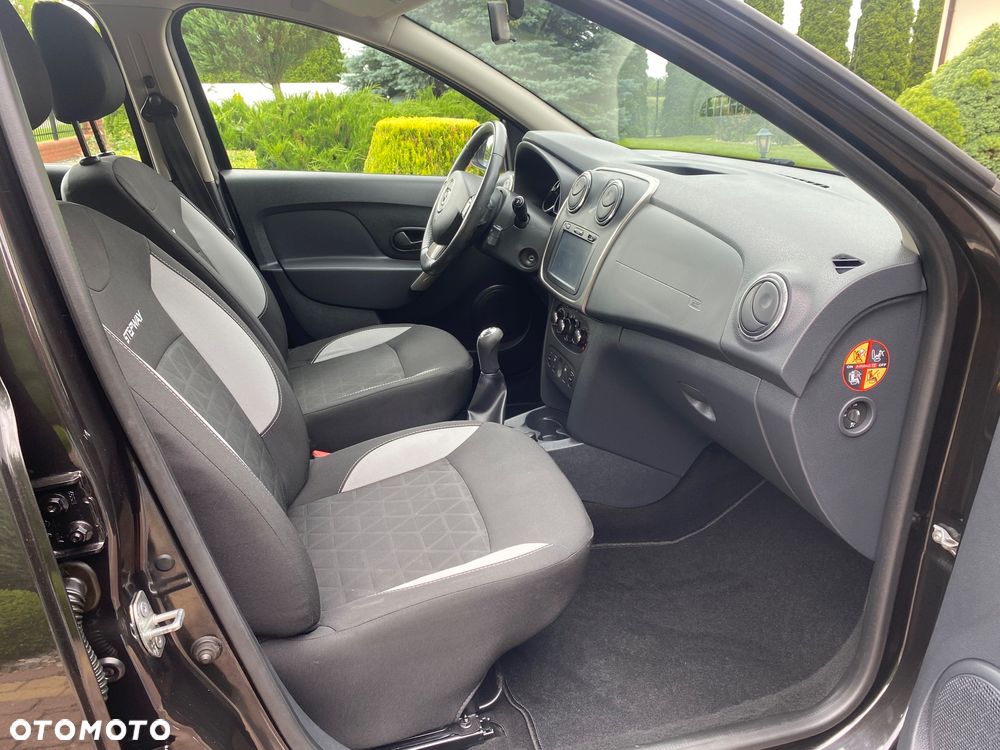 Dacia Sandero 0.9 TCe SL Celebration S&S - 9