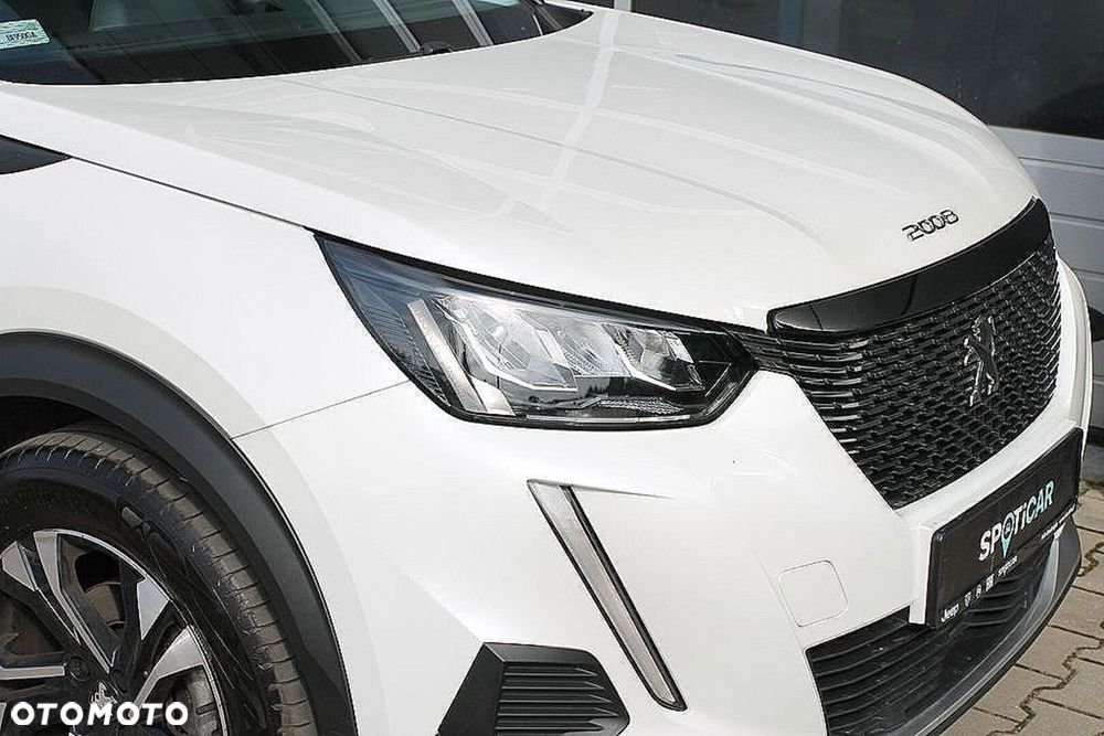 Peugeot 2008 1.2 PureTech Allure S&S EAT8 - 32
