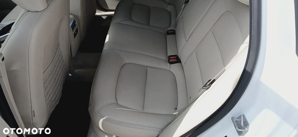 Volvo XC 70 - 23