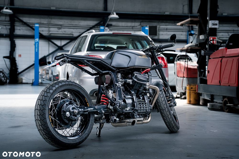 Honda CX - 8