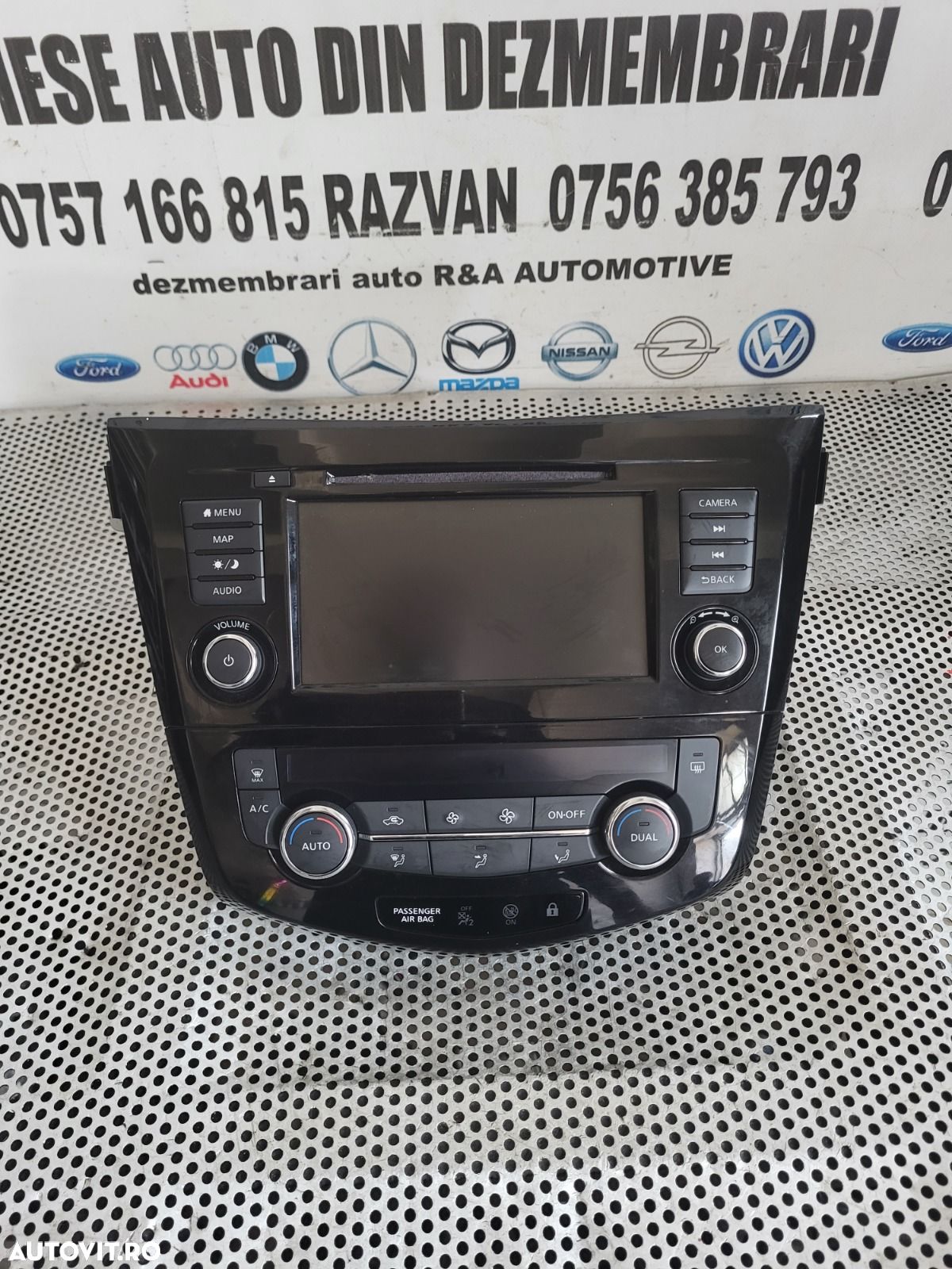 Navigatie Originala Nissan Qashqai J11 An 2014-2015-2016-2017-2018-2019-2020 Volan Stanga Masina Cu 11.000 Km Cod 259157FW5A - 1
