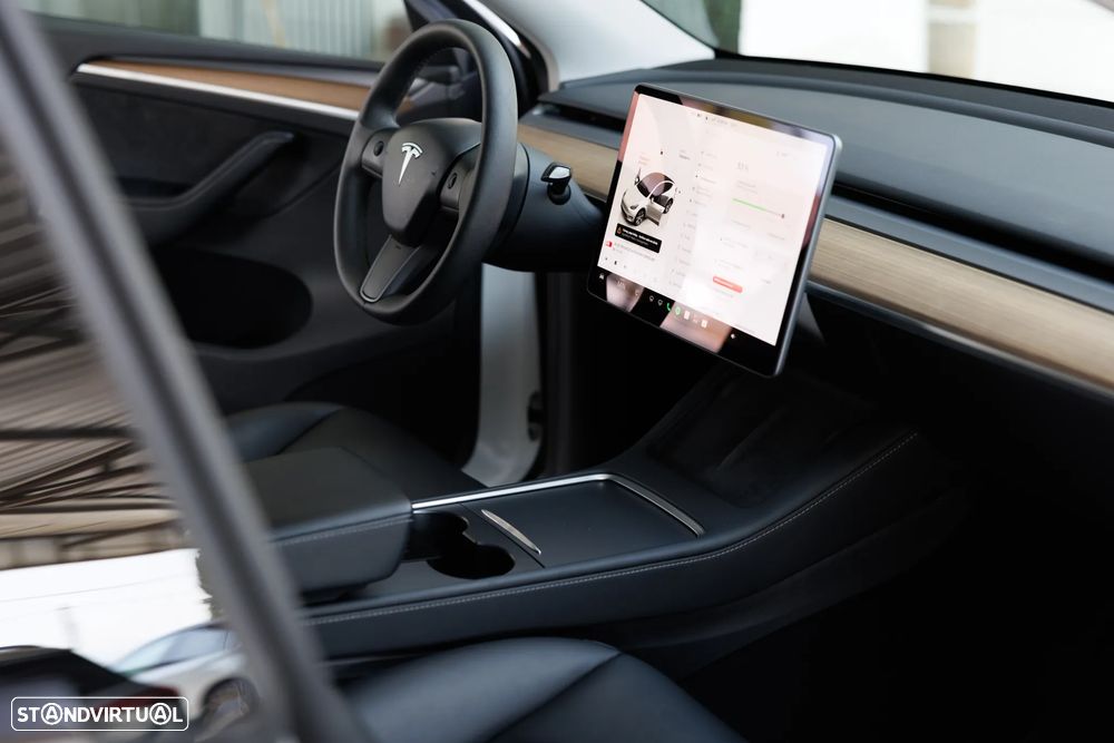 Tesla Model Y Long Range Dual Motor AWD - 20