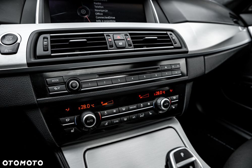 BMW Seria 5 M550d xDrive - 34