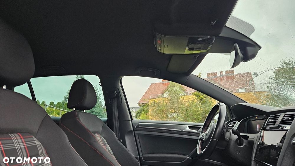 Volkswagen Golf VIII 2.0 TSI GTI DSG - 17