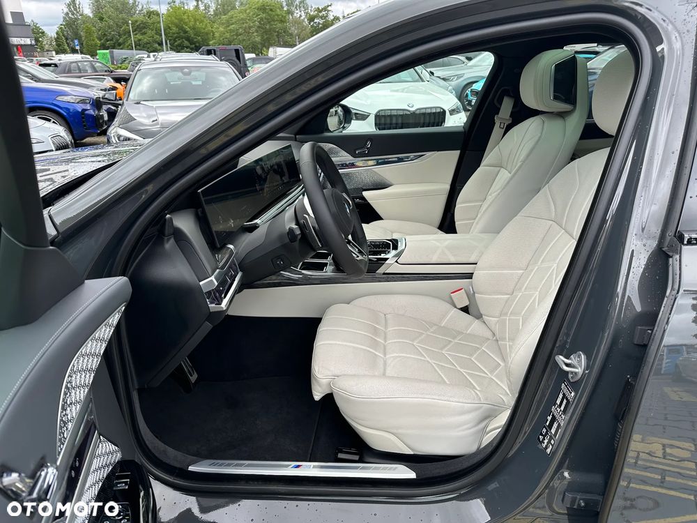 BMW Seria 7 740d xDrive mHEV M Sport sport - 7