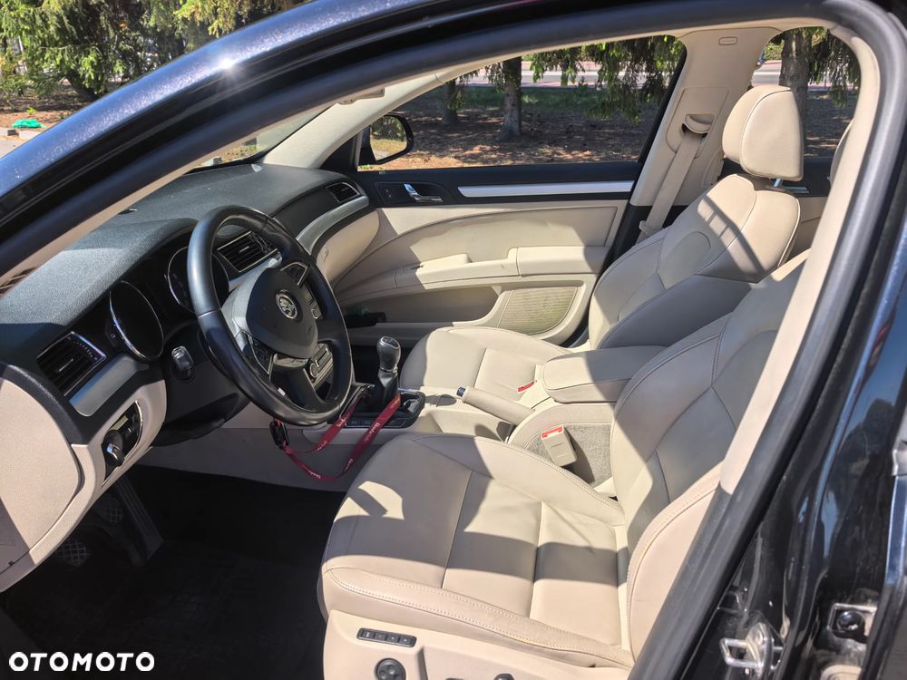 Skoda Superb 1.6 TDI Elegance - 13