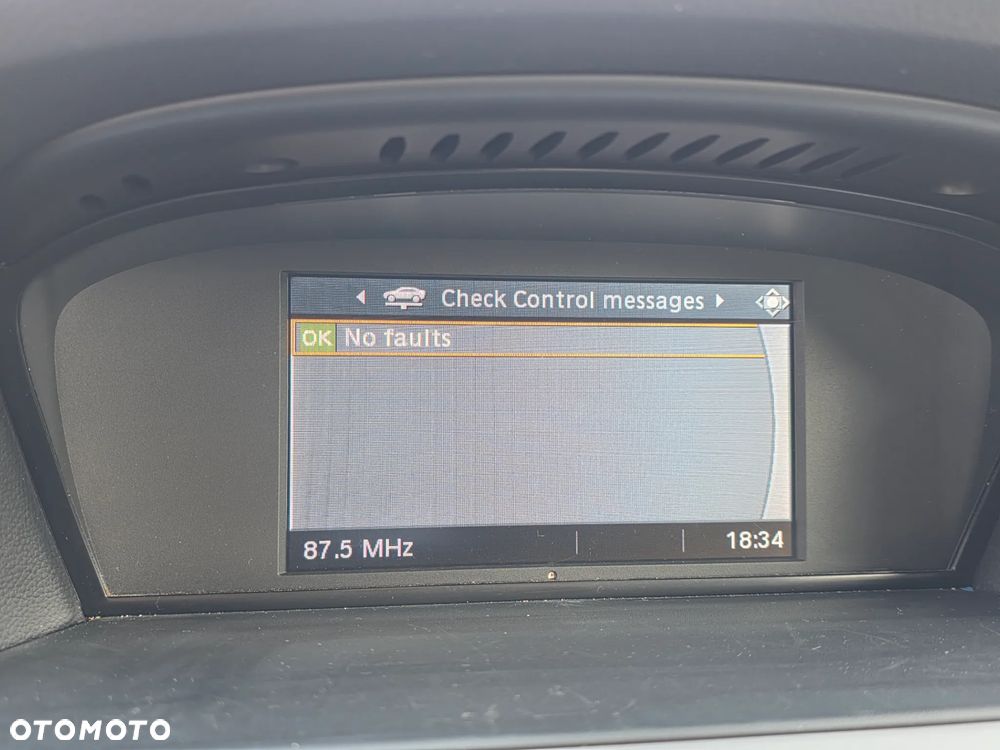 BMW Seria 5 525xi Edition Exclusive - 15