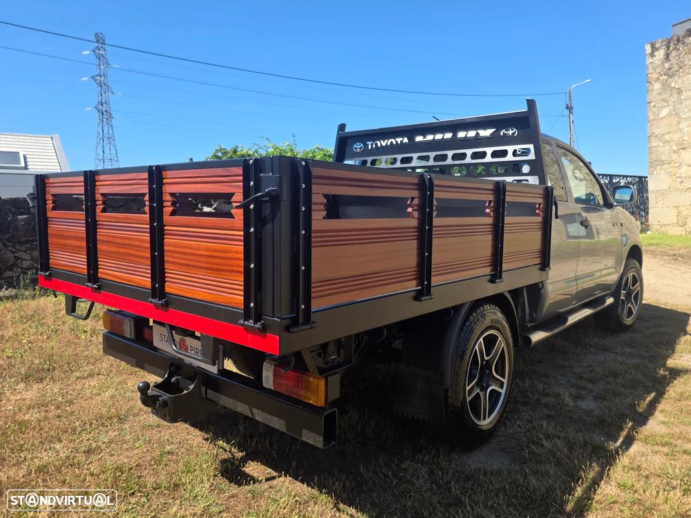 Toyota Hilux 2.5 D-4D 4WD CE CM AC - 9