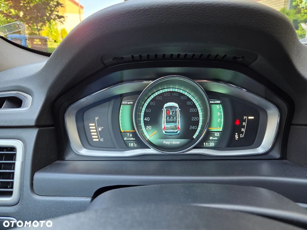 Volvo V70 D4 Geartronic Black Edition - 25