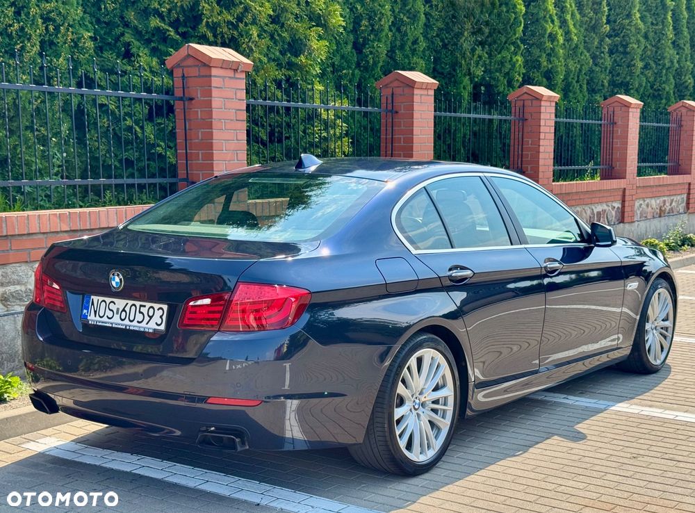 BMW Seria 5 550i Sport-Aut - 4