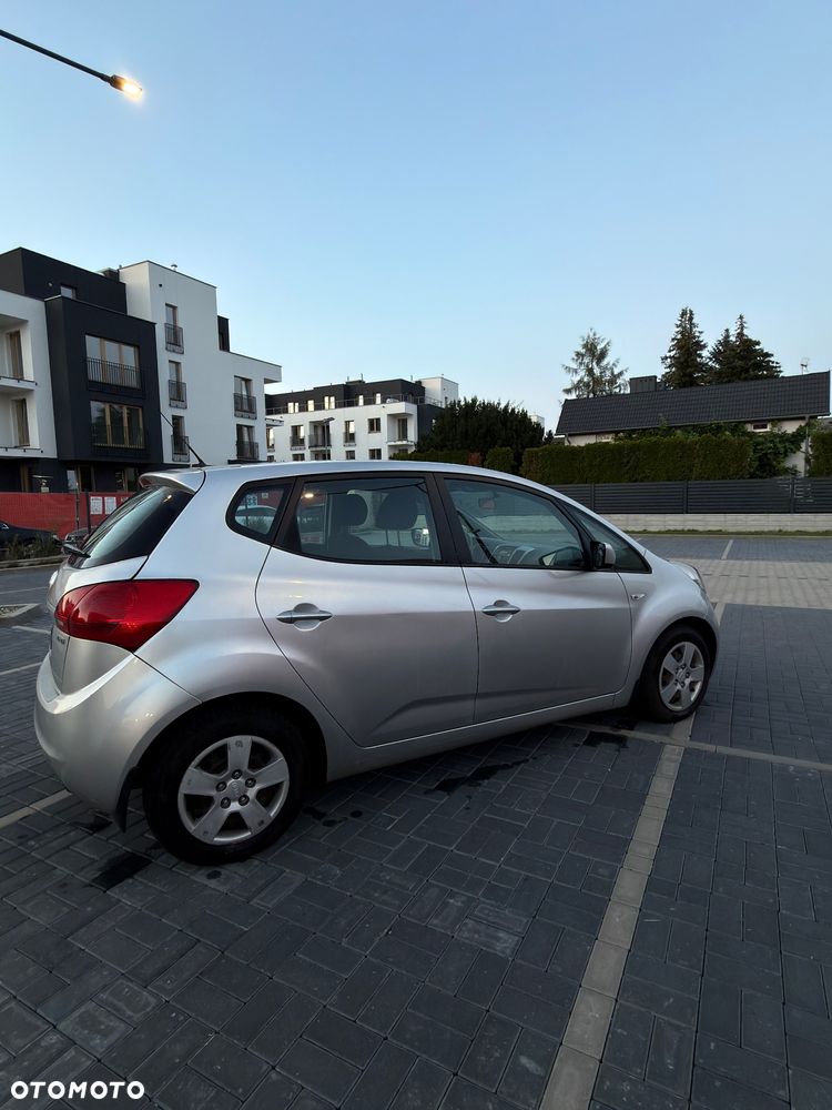 Kia Venga - 6