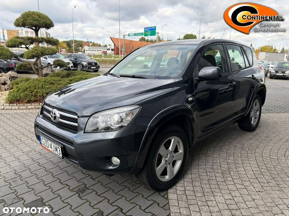 Toyota RAV4 - 1