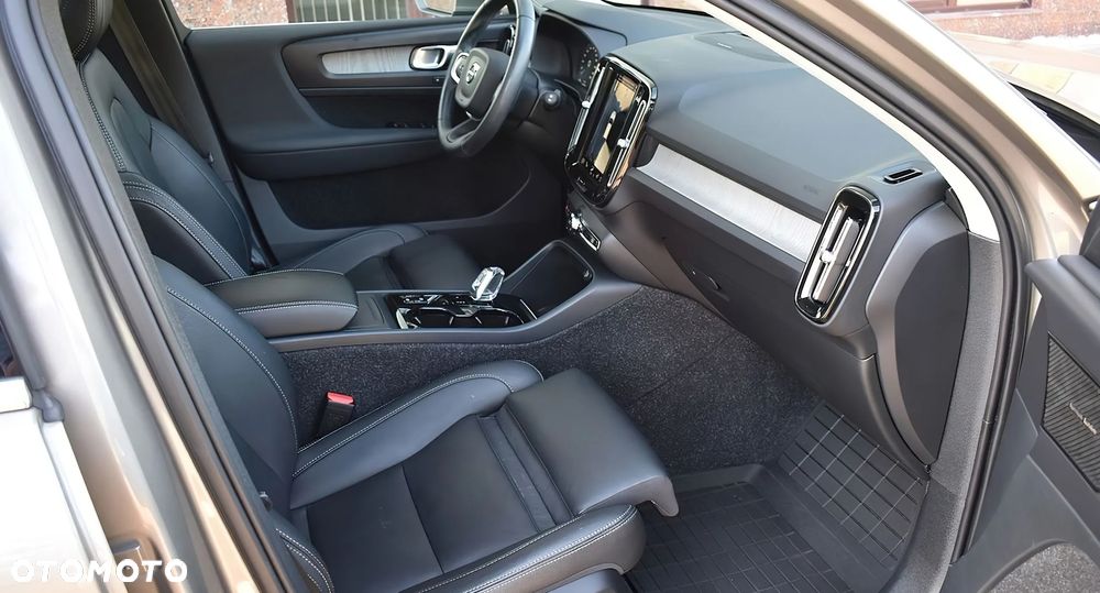 Volvo XC 40 T5 AWD Geartronic Inscription - 11