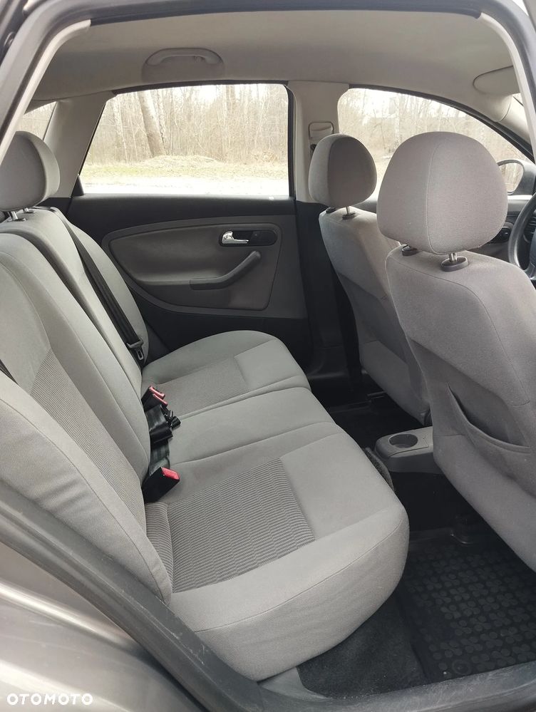 Seat Ibiza 1.4 16V Signo - 9