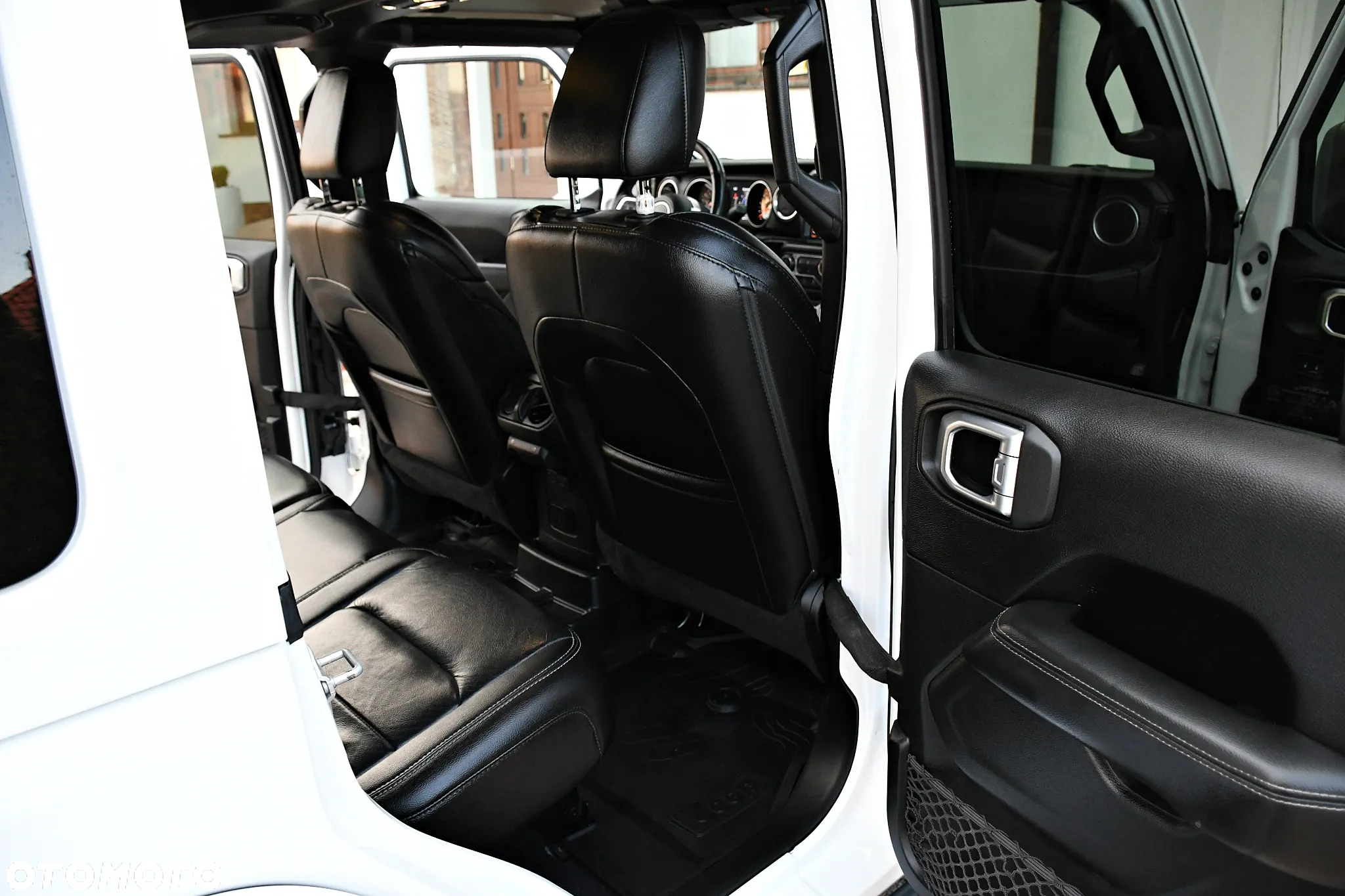 Jeep Wrangler Unlimited GME 2.0 Turbo Sahara - 23