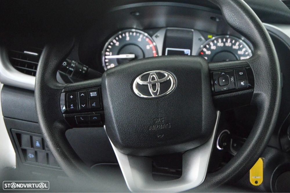 Toyota Hilux 2.4 D-4D 4X2 Cabine Dupla 5L - 36