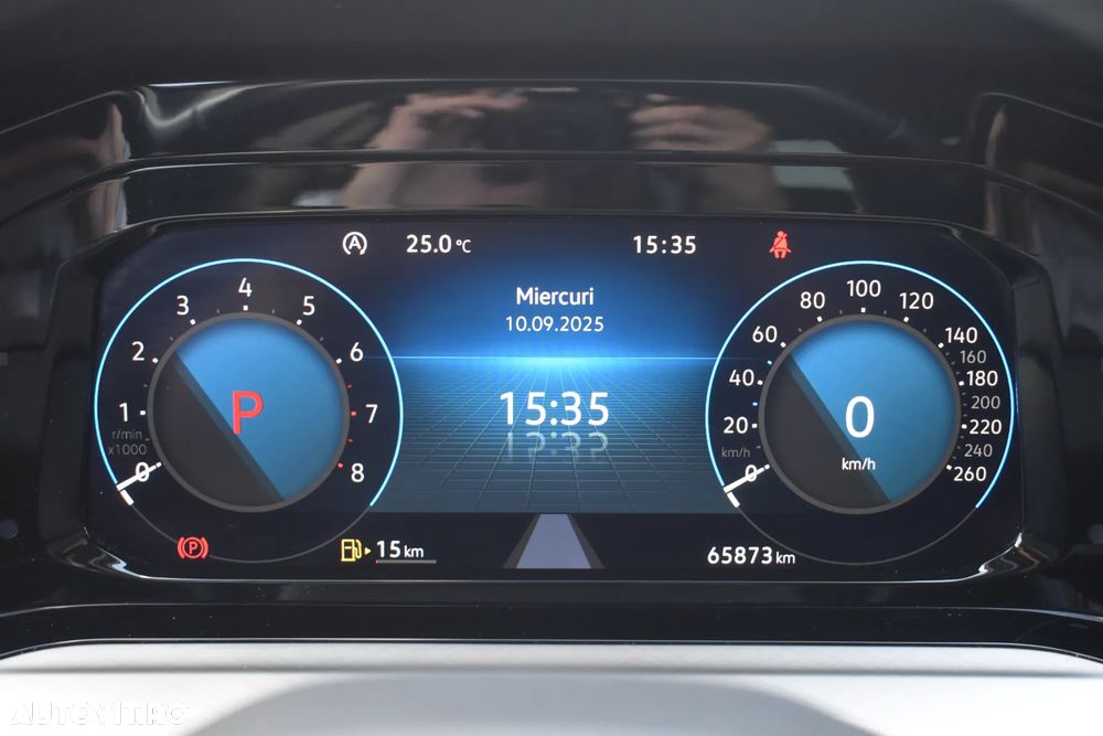 Volkswagen Golf 1.0 eTSI DSG MHEV Life - 40