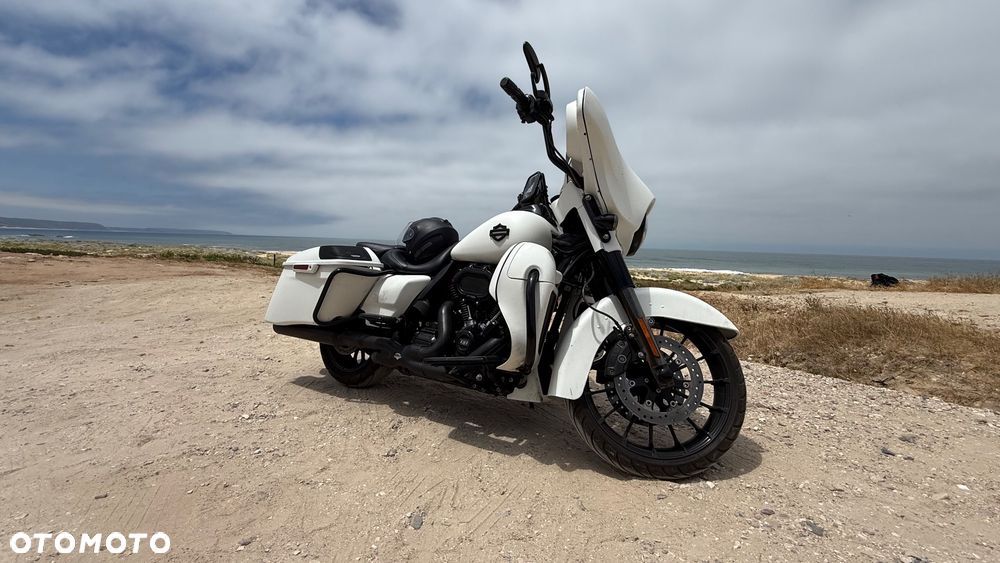 Harley-Davidson CVO Street Glide - 1
