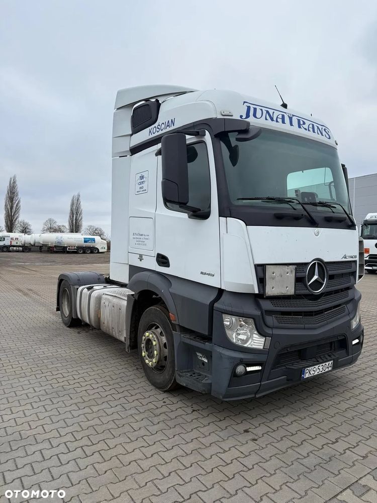 Mercedes-Benz Actros - 3