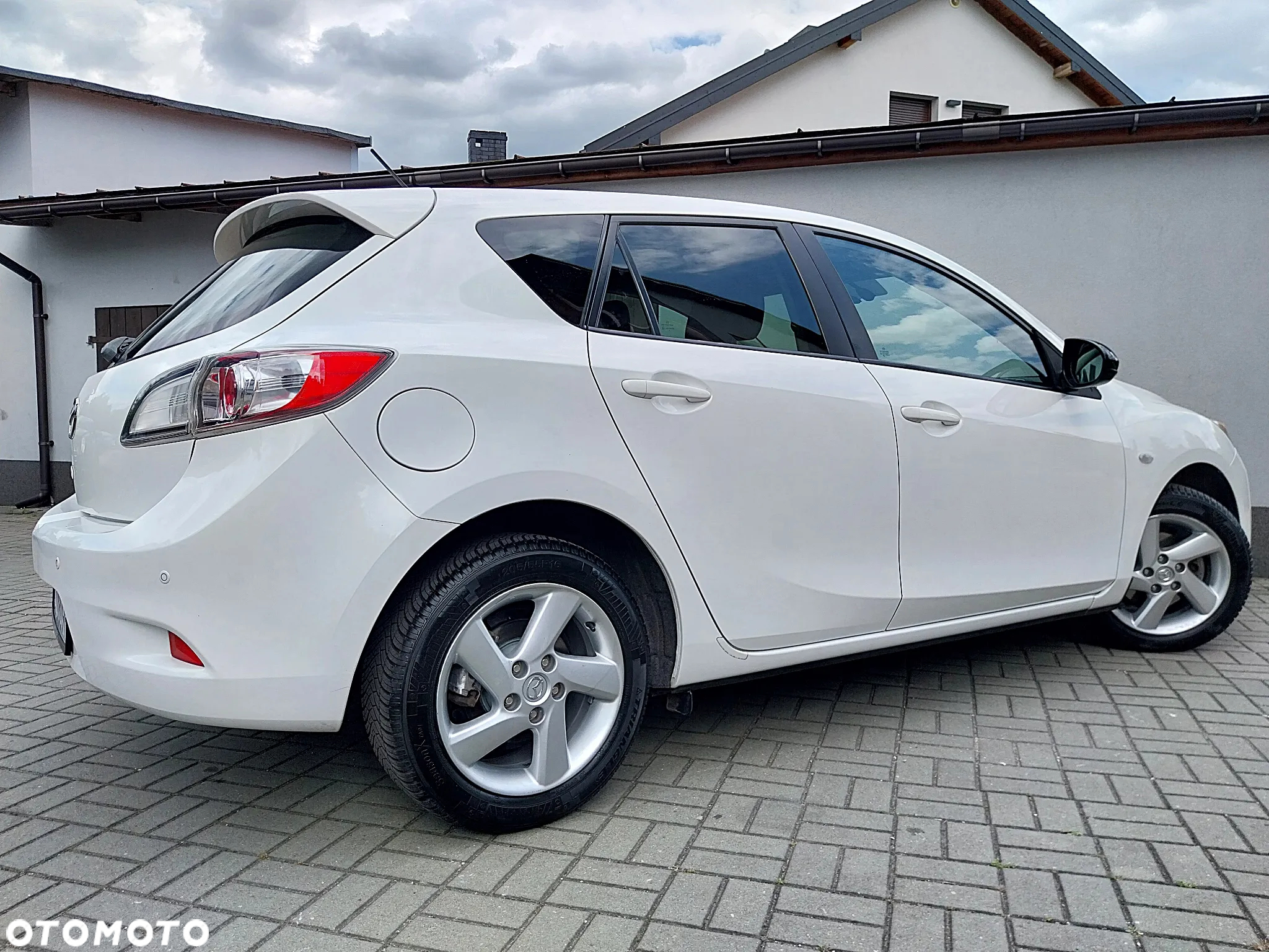 Mazda 3 1.6 Exclusive + - 26
