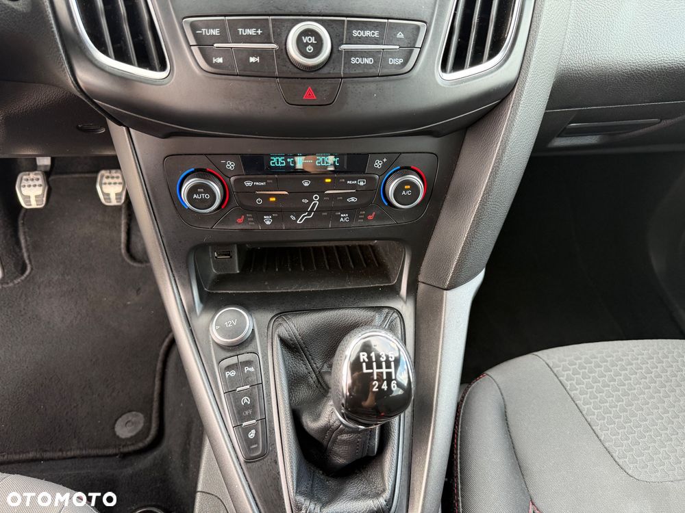 Ford Focus 1.0 EcoBoost Start-Stopp-System ST-LINE STYLE - 15