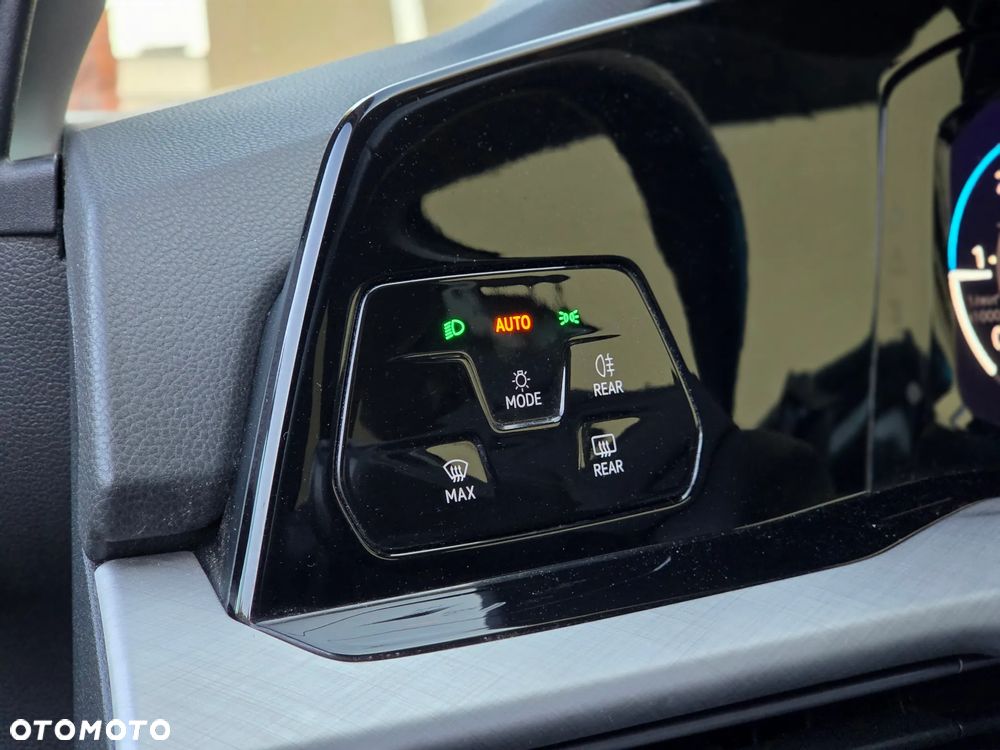 Volkswagen Golf 2.0 TDI SCR DSG Style - 26