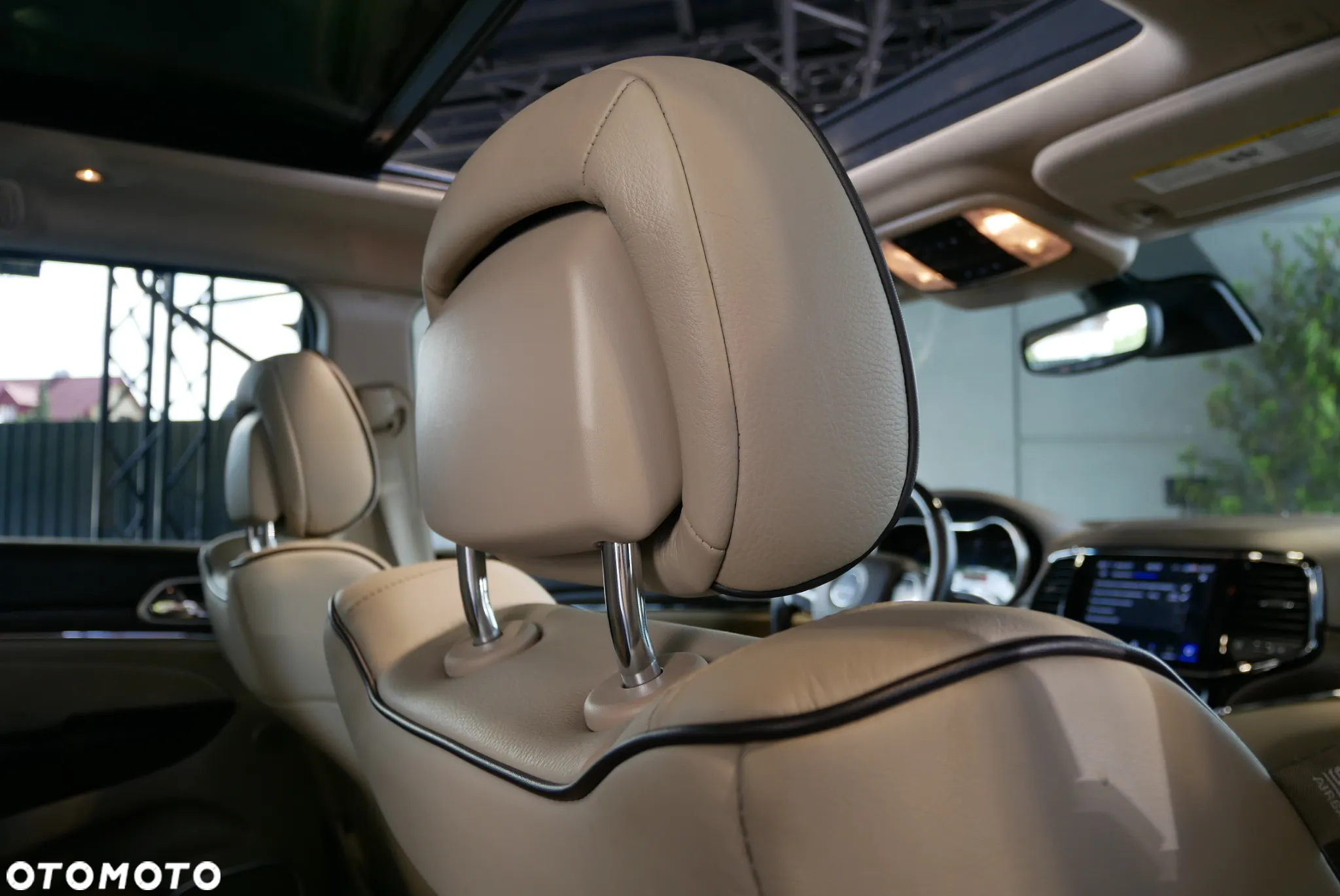 Jeep Grand Cherokee 5.7 V8 HEMI Summit - 30