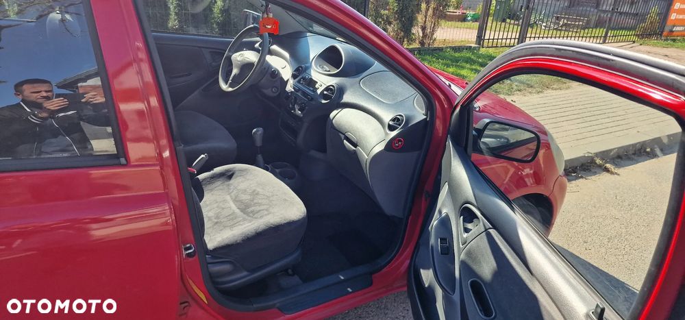 Toyota Yaris 1.4 D-4D Linea Terra - 14