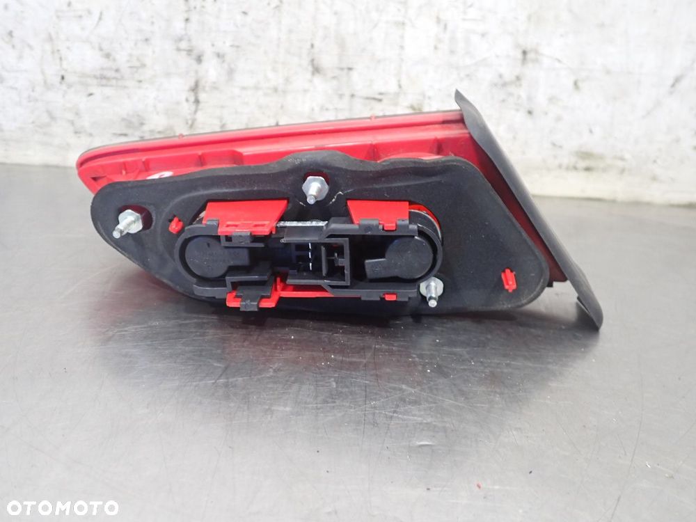 LAMPA PRAWA TYLNA W KLAPIE ALFA ROMEO 159 SPORTWAGON - 3