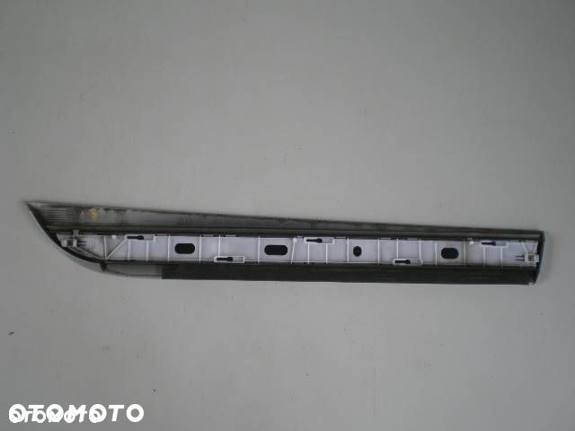 Audi A6 4F0 04-10r Listwa drzwi lewy tyl - 2