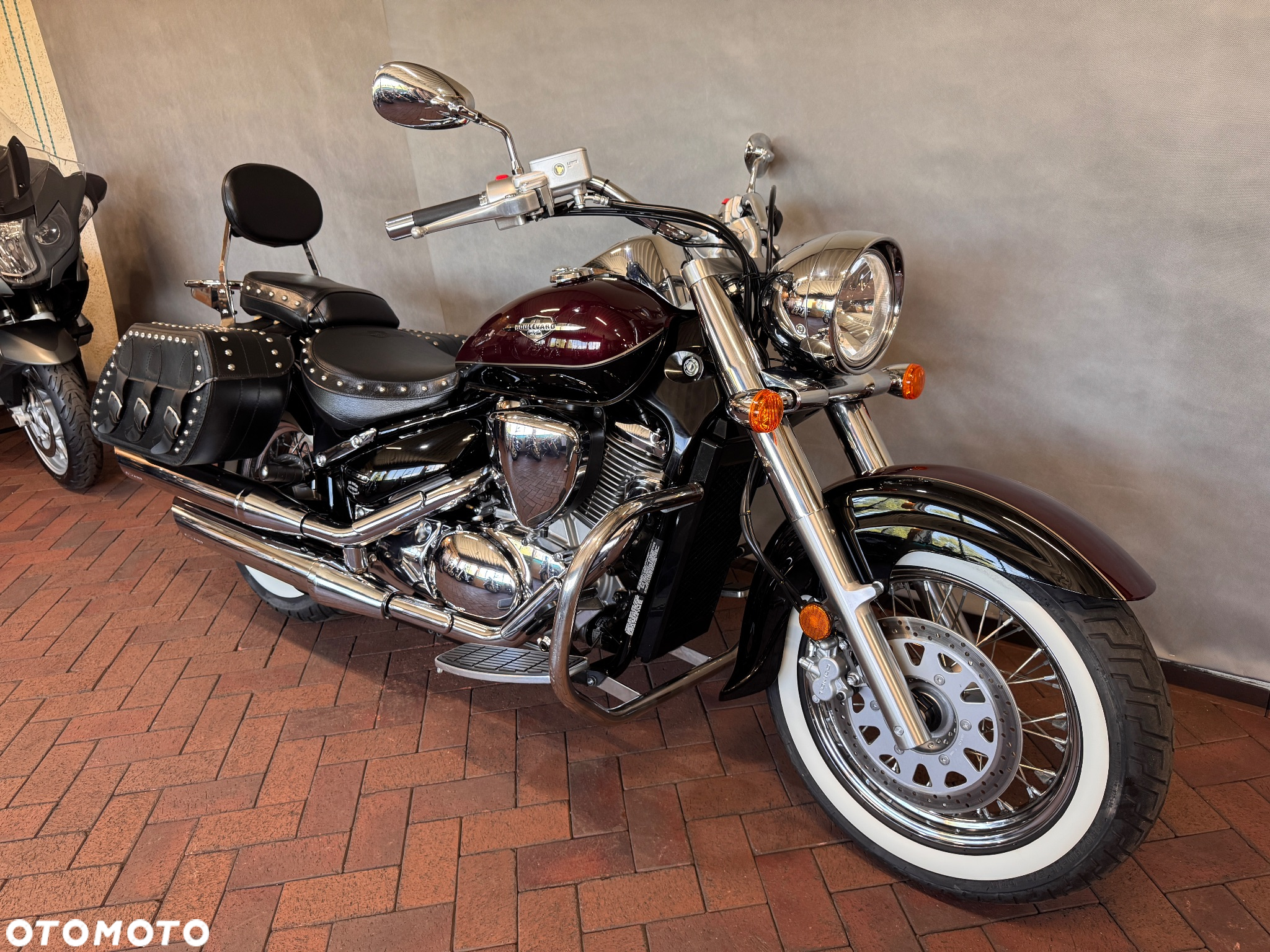 Suzuki VL 800 Volusia - Boulevard C50 - 2