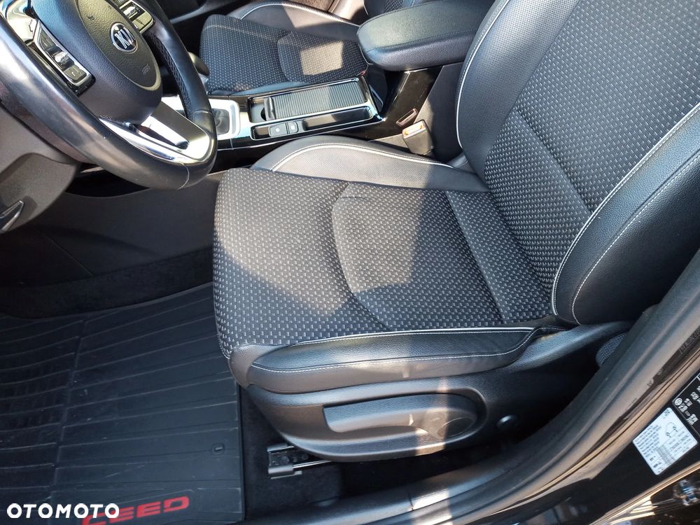 Kia Ceed 1.6 CRDi SCR L Business Line Plus DCT - 23