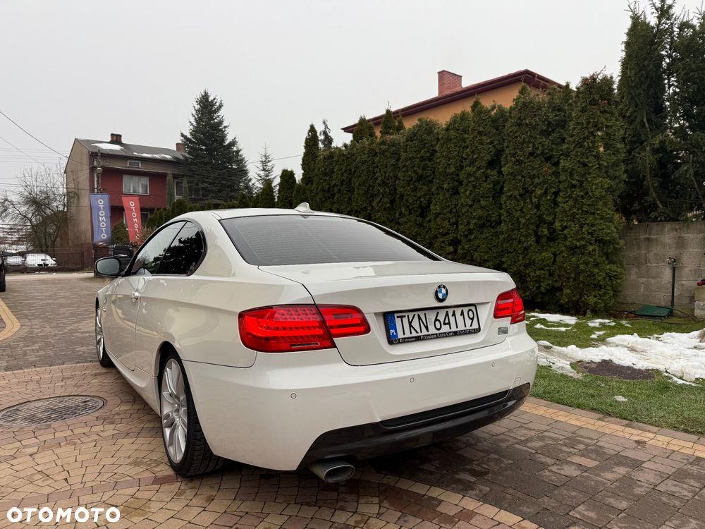 BMW Seria 3 320d DPF Efficient Dynamics Edition - 16