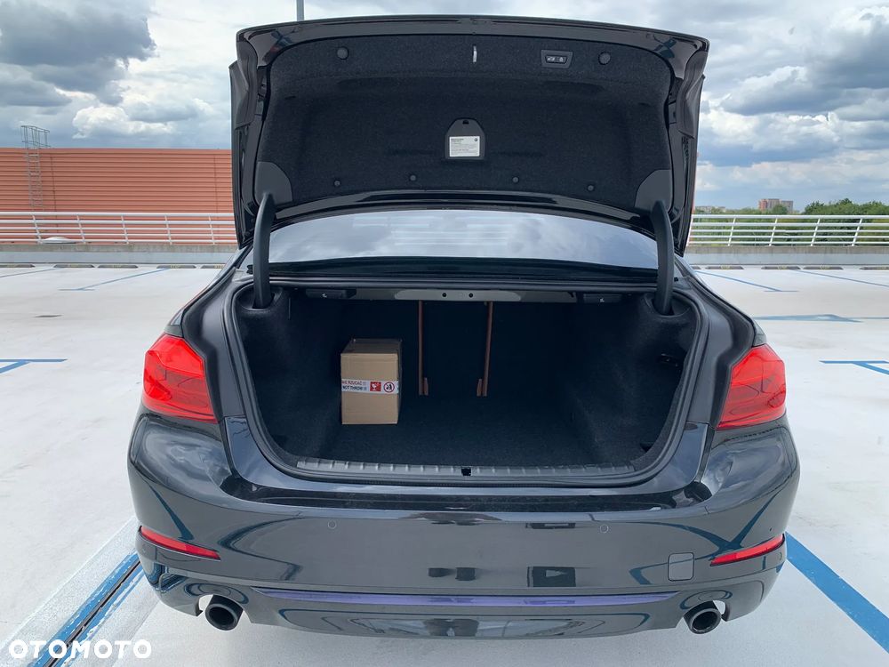 BMW Seria 5 530i xDrive Sport Line - 7